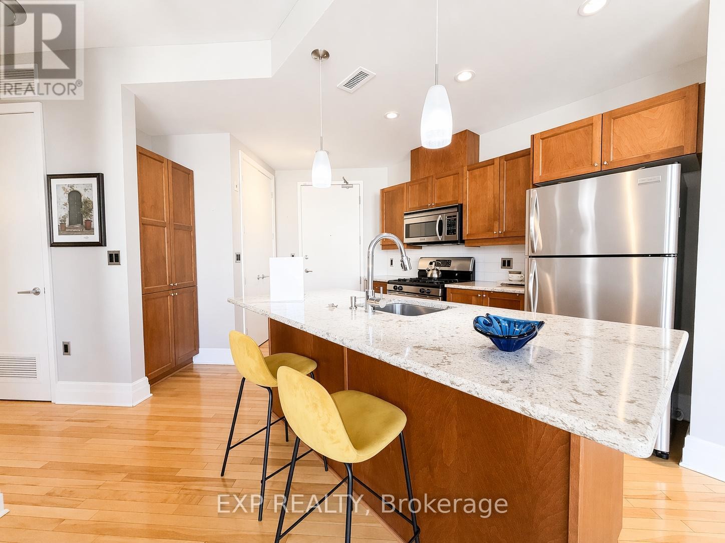 












209 - 260 BESSERER STREET

,
Ottawa,




Ontario
K1N1J3

