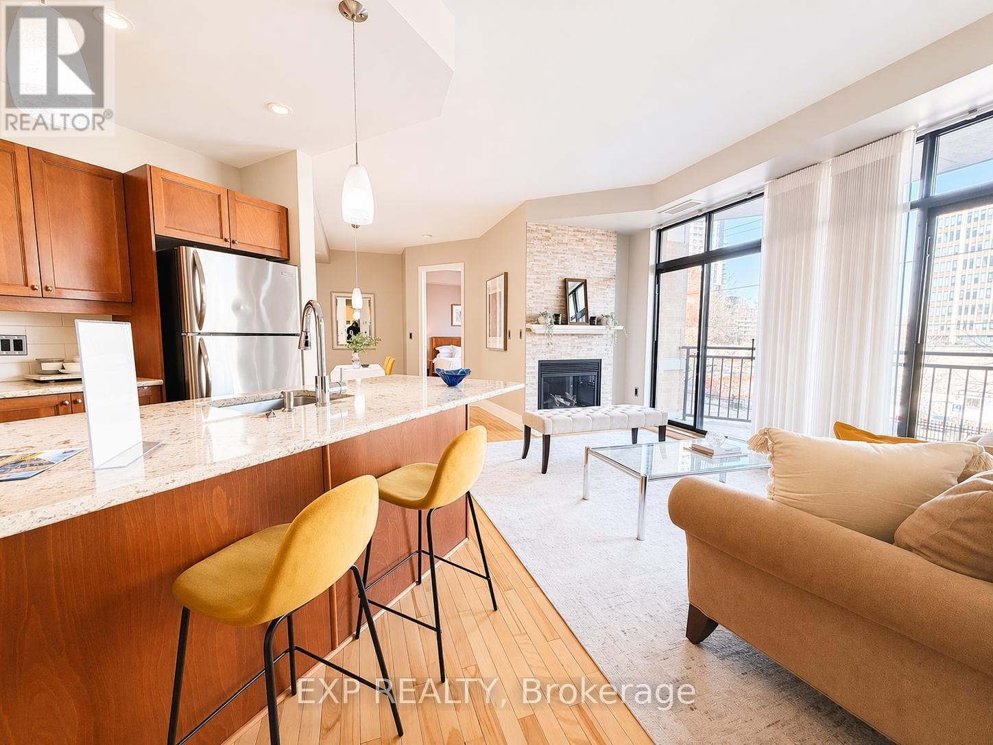 












209 - 260 BESSERER STREET

,
Ottawa,




Ontario
K1N1J3

