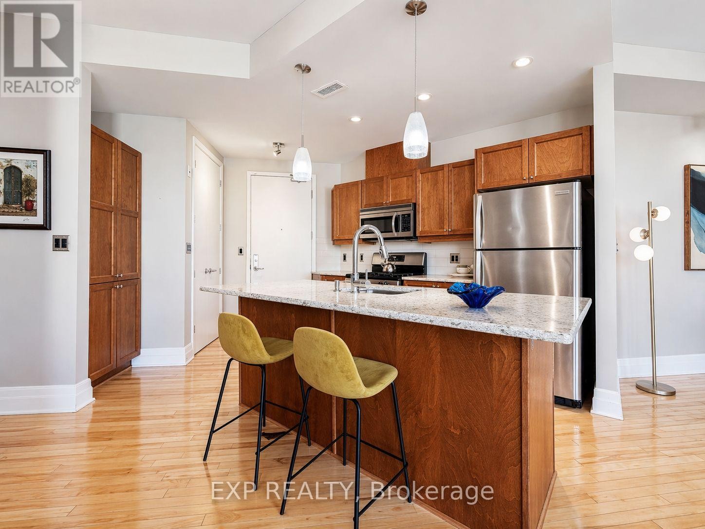 












209 - 260 BESSERER STREET

,
Ottawa,




Ontario
K1N1J3

