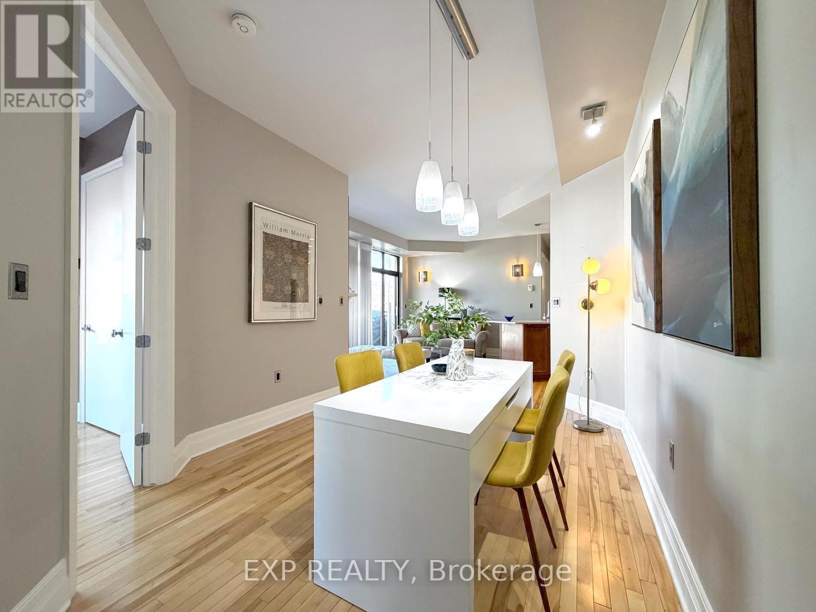 












209 - 260 BESSERER STREET

,
Ottawa,




Ontario
K1N1J3

