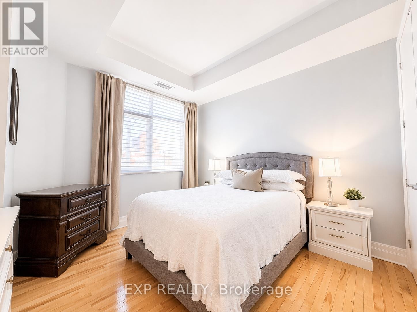 












209 - 260 BESSERER STREET

,
Ottawa,




Ontario
K1N1J3

