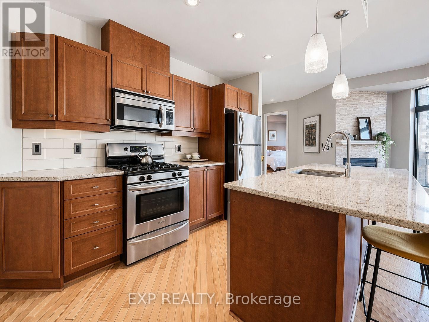 












209 - 260 BESSERER STREET

,
Ottawa,




Ontario
K1N1J3

