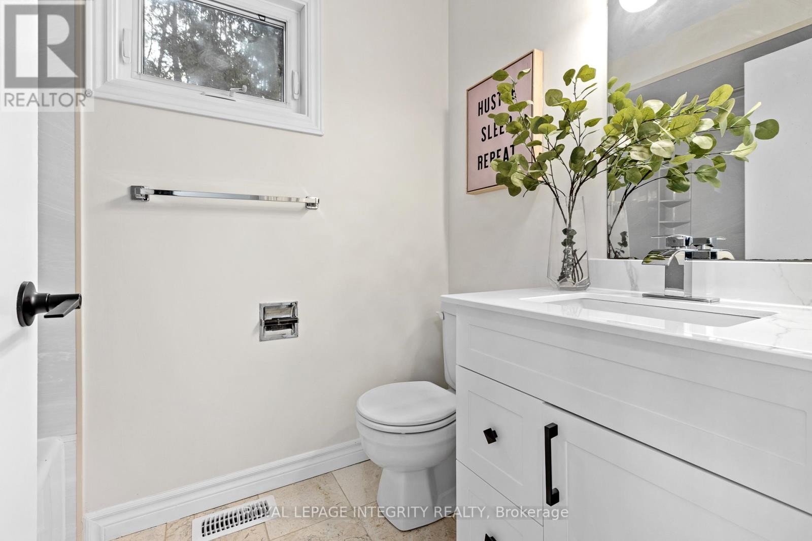 












6368 VISENEAU DRIVE

,
Ottawa,




Ontario
K1C2J2

