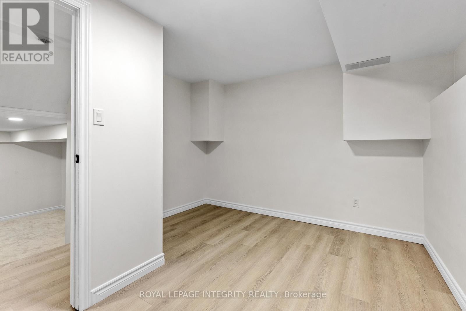 












6368 VISENEAU DRIVE

,
Ottawa,




Ontario
K1C2J2

