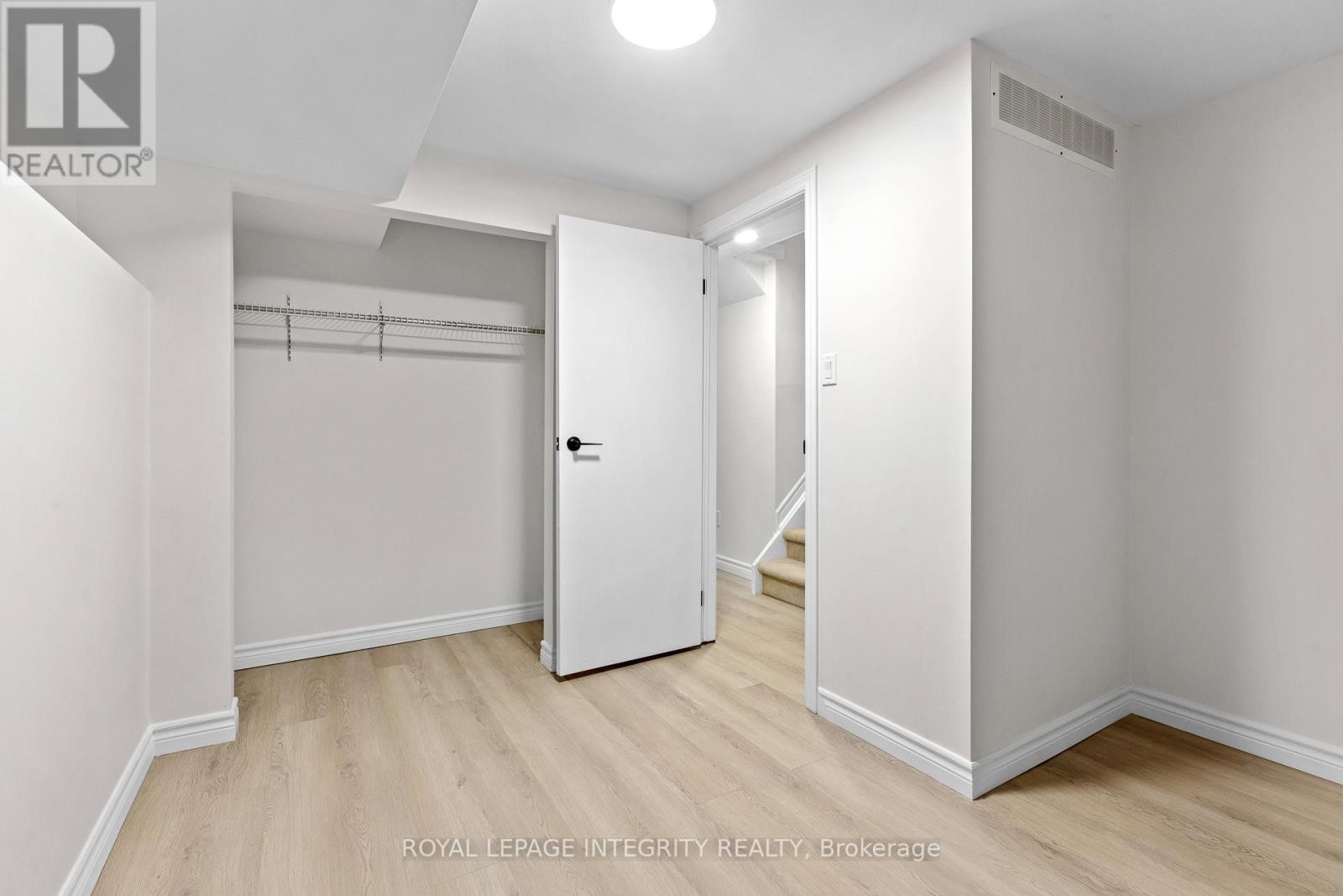 












6368 VISENEAU DRIVE

,
Ottawa,




Ontario
K1C2J2

