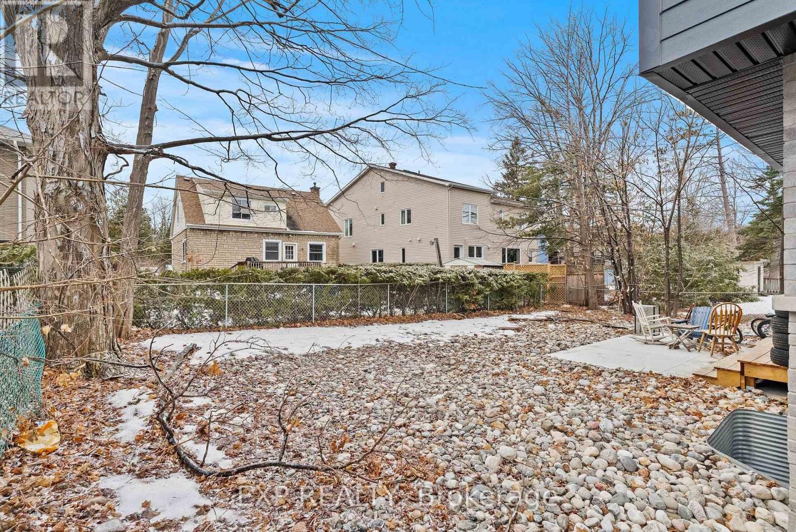 












234, 236 WOODROFFE AVENUE

,
Ottawa,




Ontario
K2A3V4

