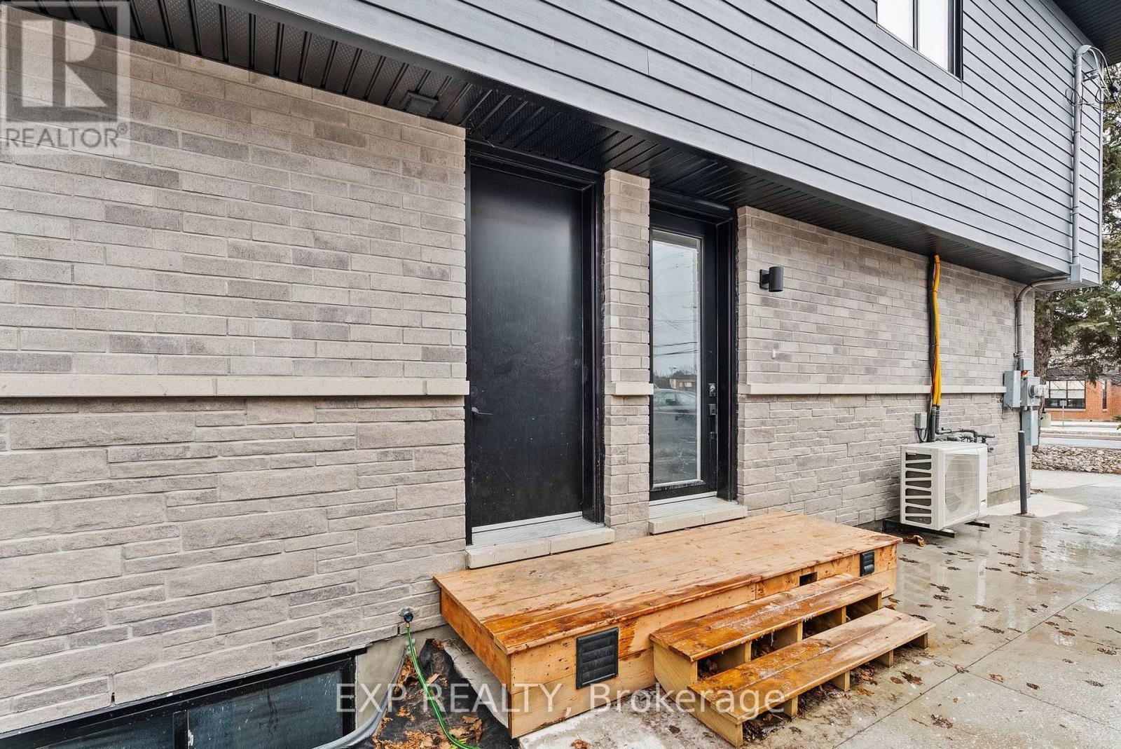 












234, 236 WOODROFFE AVENUE

,
Ottawa,




Ontario
K2A3V4

