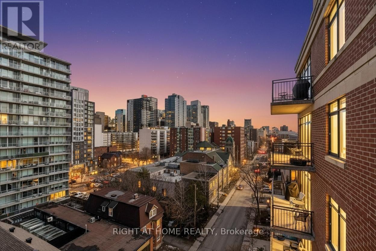 












901 - 374 COOPER STREET

,
Ottawa,




Ontario
K2P2P4


