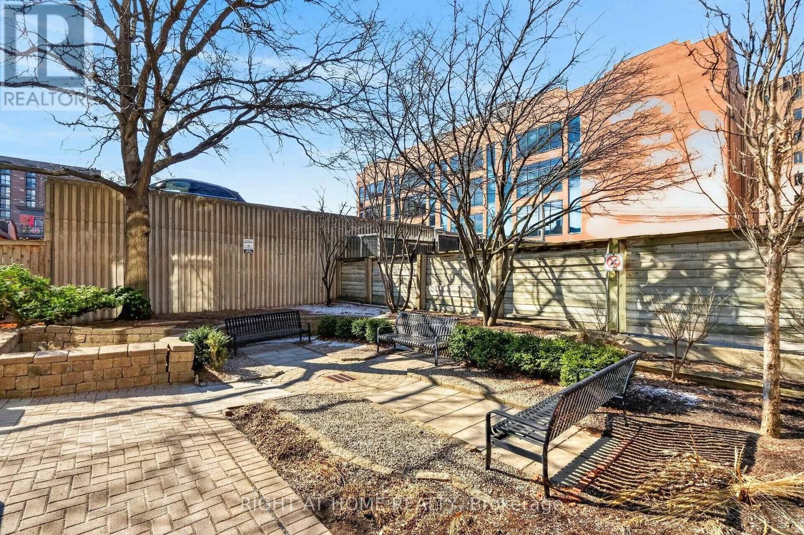 












901 - 374 COOPER STREET

,
Ottawa,




Ontario
K2P2P4

