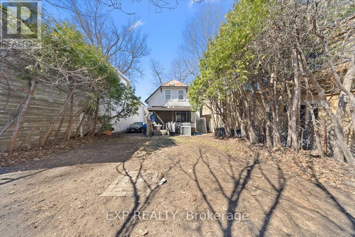 












297 CYR AVENUE

,
Ottawa,




Ontario
K1L7N6

