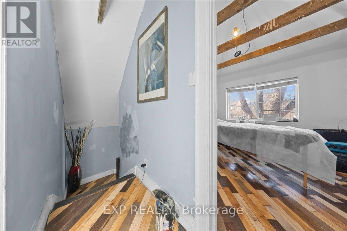 












297 CYR AVENUE

,
Ottawa,




Ontario
K1L7N6

