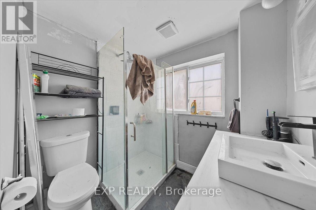 












297 CYR AVENUE

,
Ottawa,




Ontario
K1L7N6

