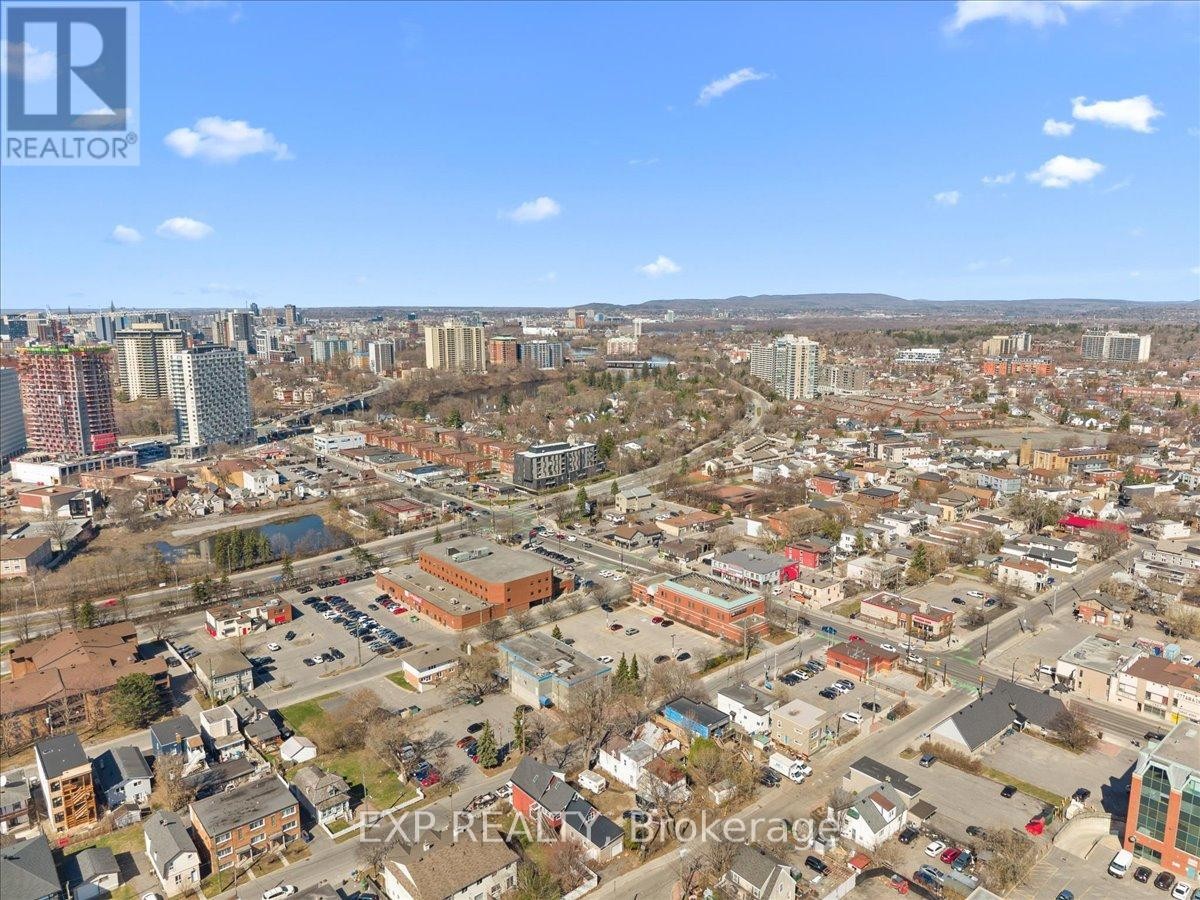 












297 CYR AVENUE

,
Ottawa,




Ontario
K1L7N6

