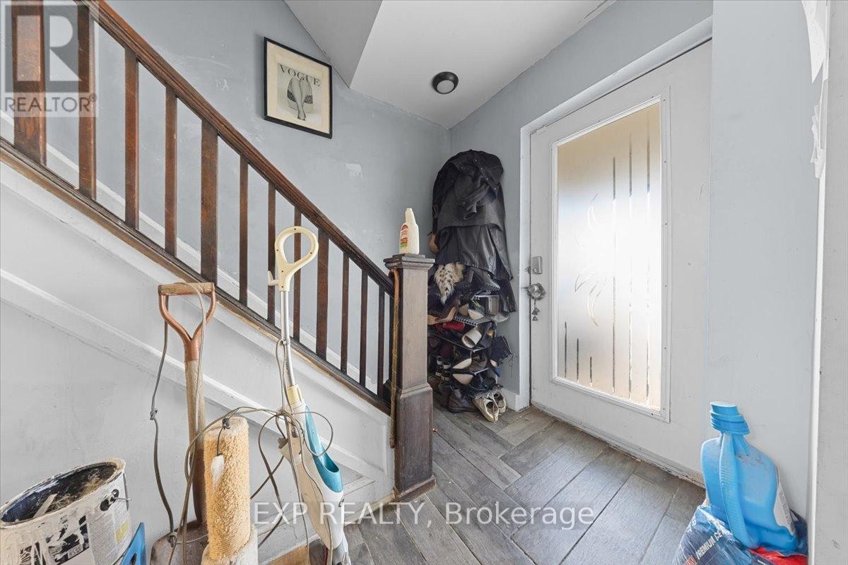 












297 CYR AVENUE

,
Ottawa,




Ontario
K1L7N6

