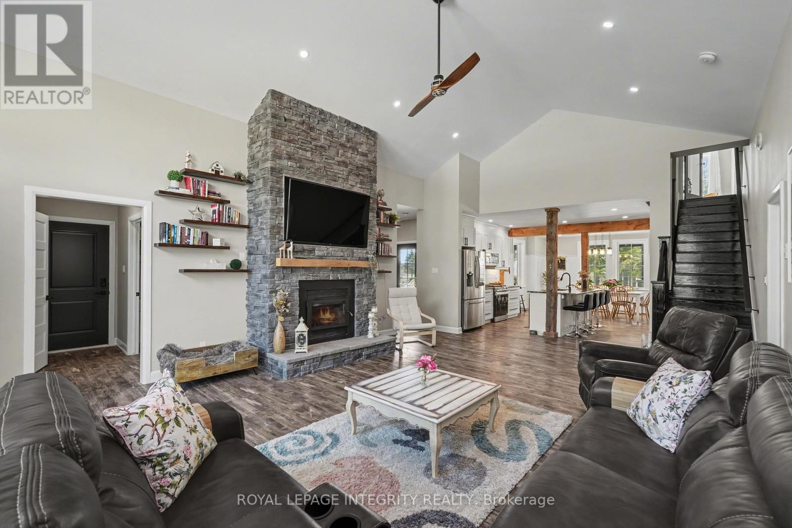 












210 WAYSIDE DRIVE

,
Drummond/North Elmsley,




Ontario
K7H3C8

