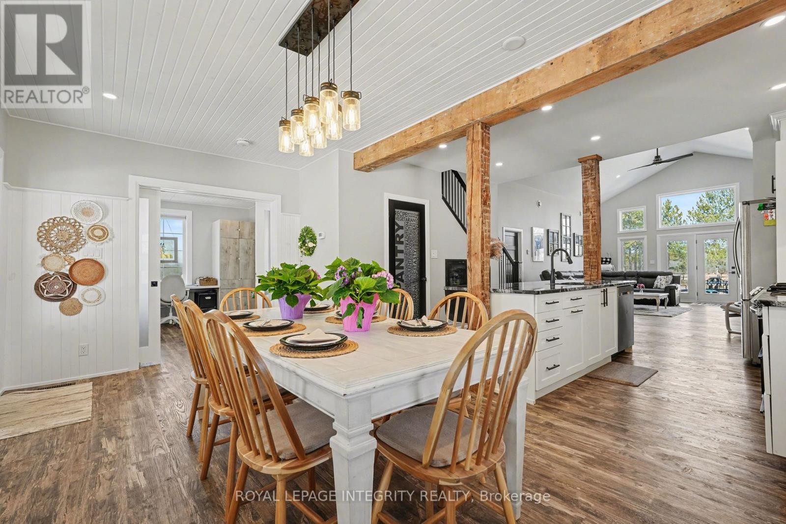 












210 WAYSIDE DRIVE

,
Drummond/North Elmsley,




Ontario
K7H3C8

