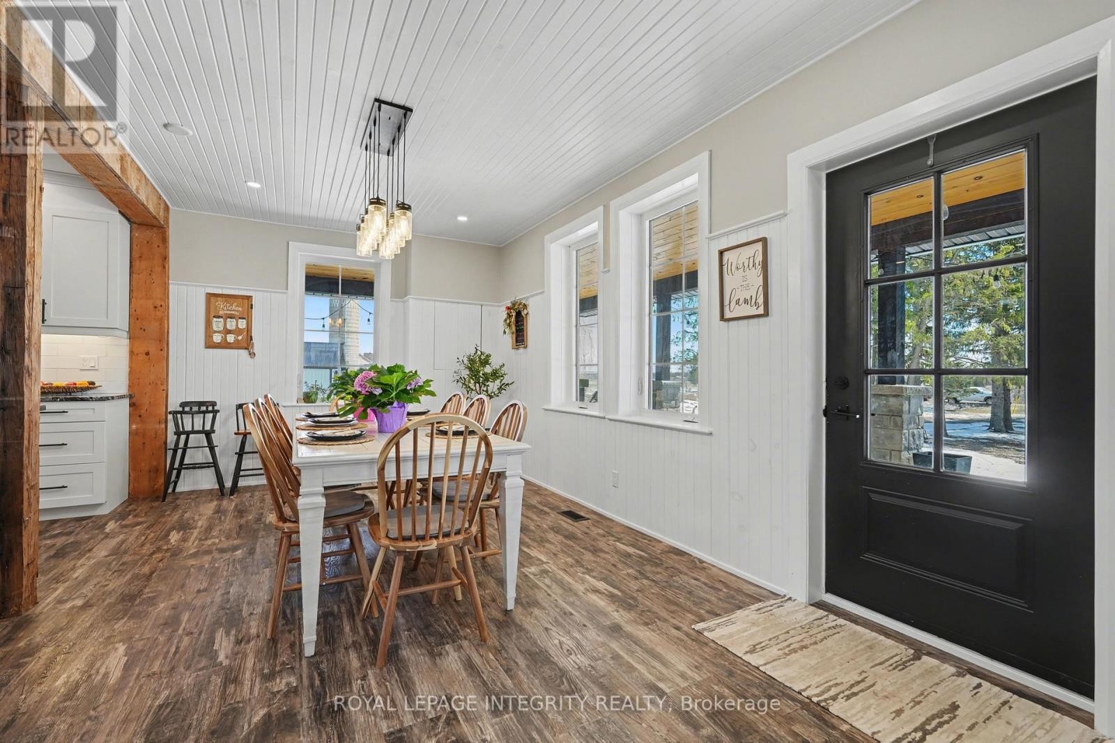 












210 WAYSIDE DRIVE

,
Drummond/North Elmsley,




Ontario
K7H3C8

