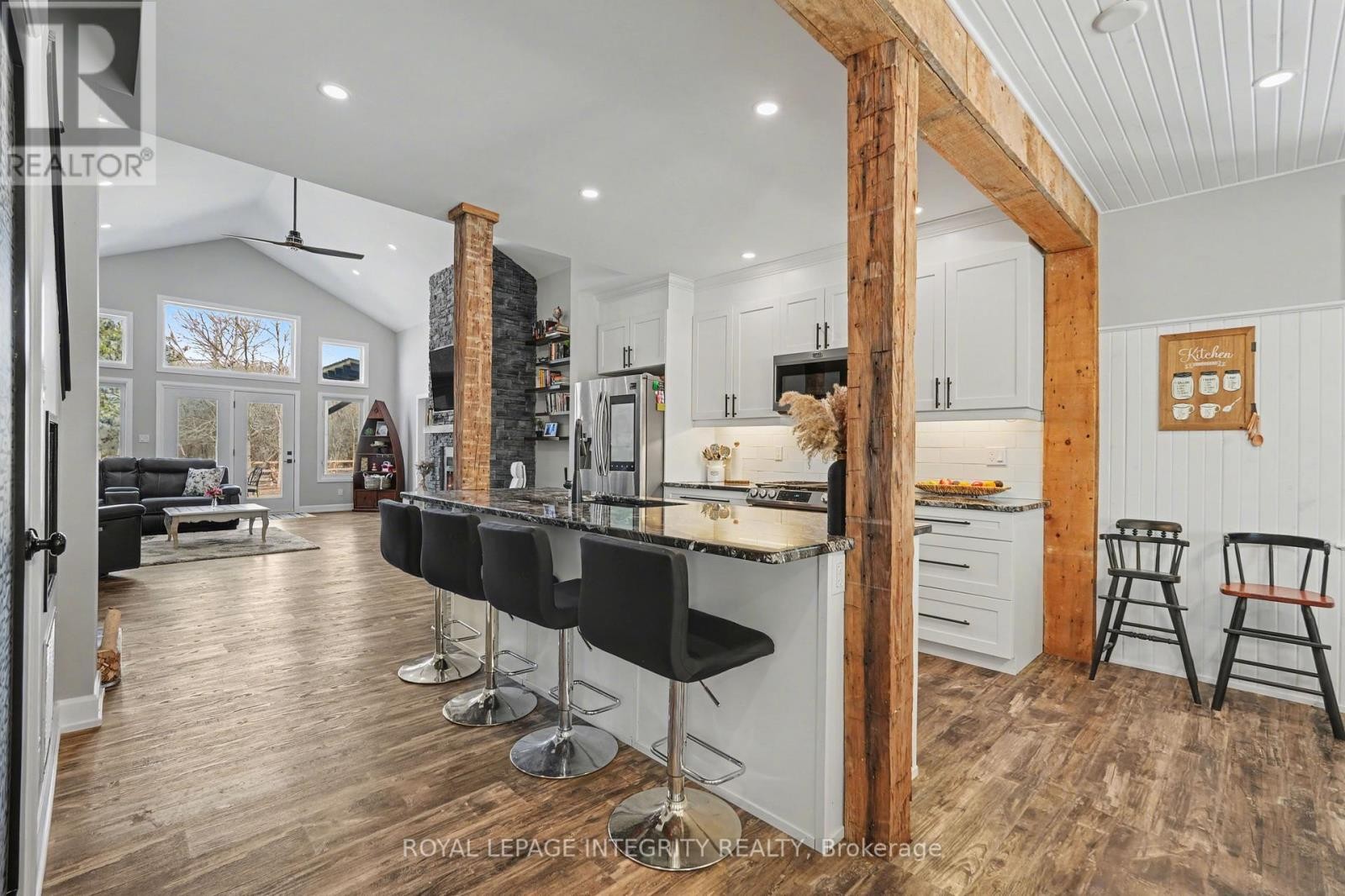 












210 WAYSIDE DRIVE

,
Drummond/North Elmsley,




Ontario
K7H3C8

