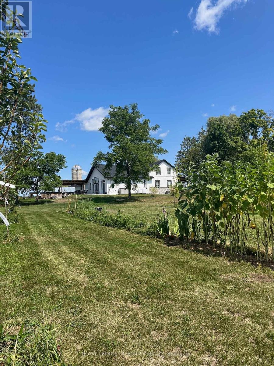 












210 WAYSIDE DRIVE

,
Drummond/North Elmsley,




Ontario
K7H3C8

