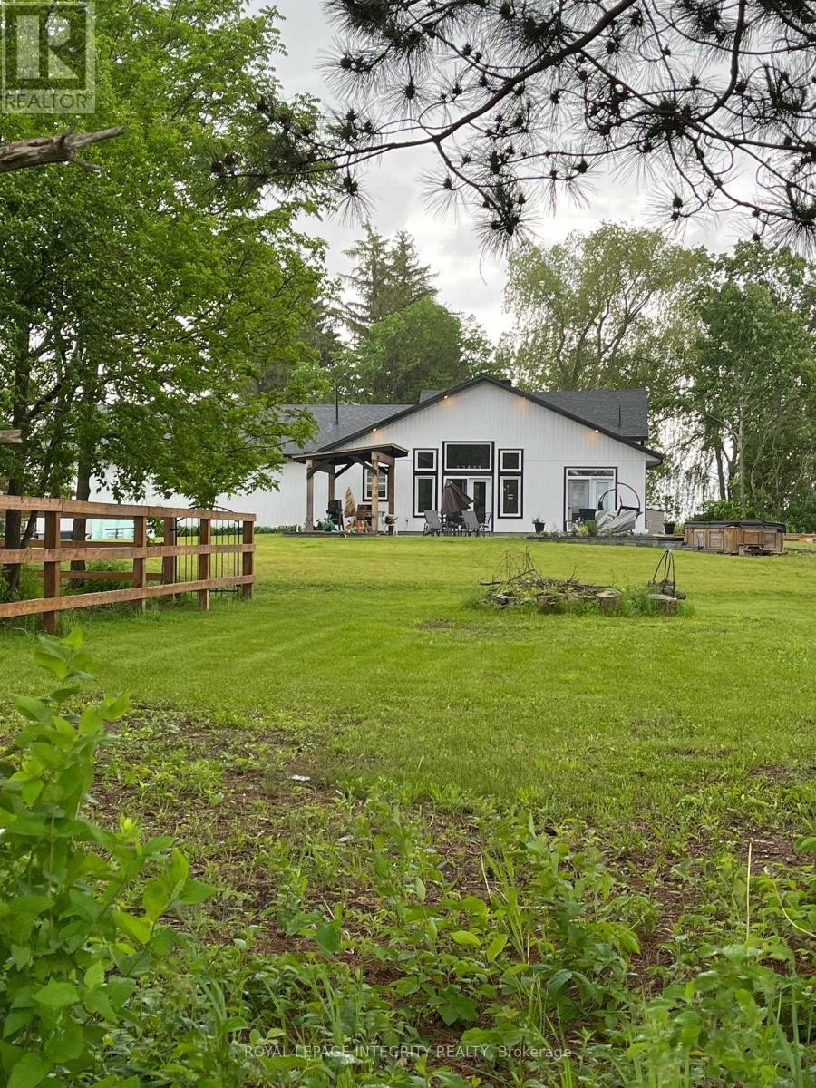 












210 WAYSIDE DRIVE

,
Drummond/North Elmsley,




Ontario
K7H3C8

