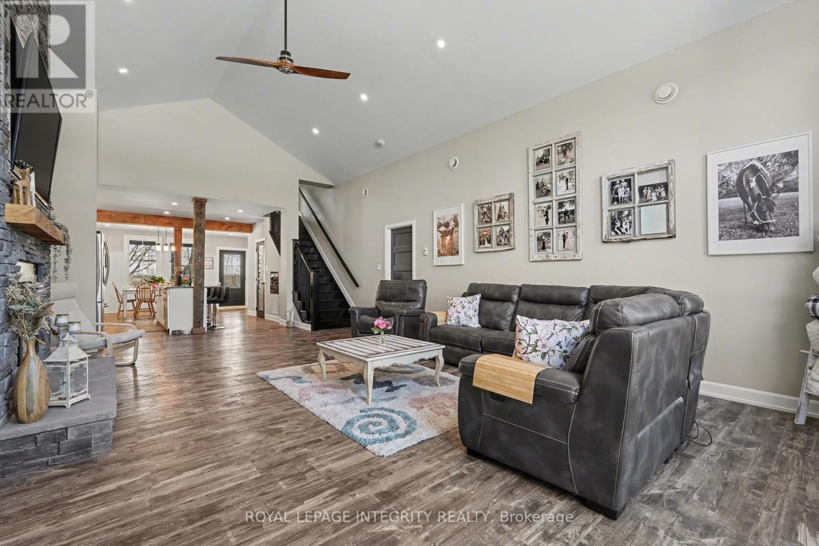 












210 WAYSIDE DRIVE

,
Drummond/North Elmsley,




Ontario
K7H3C8

