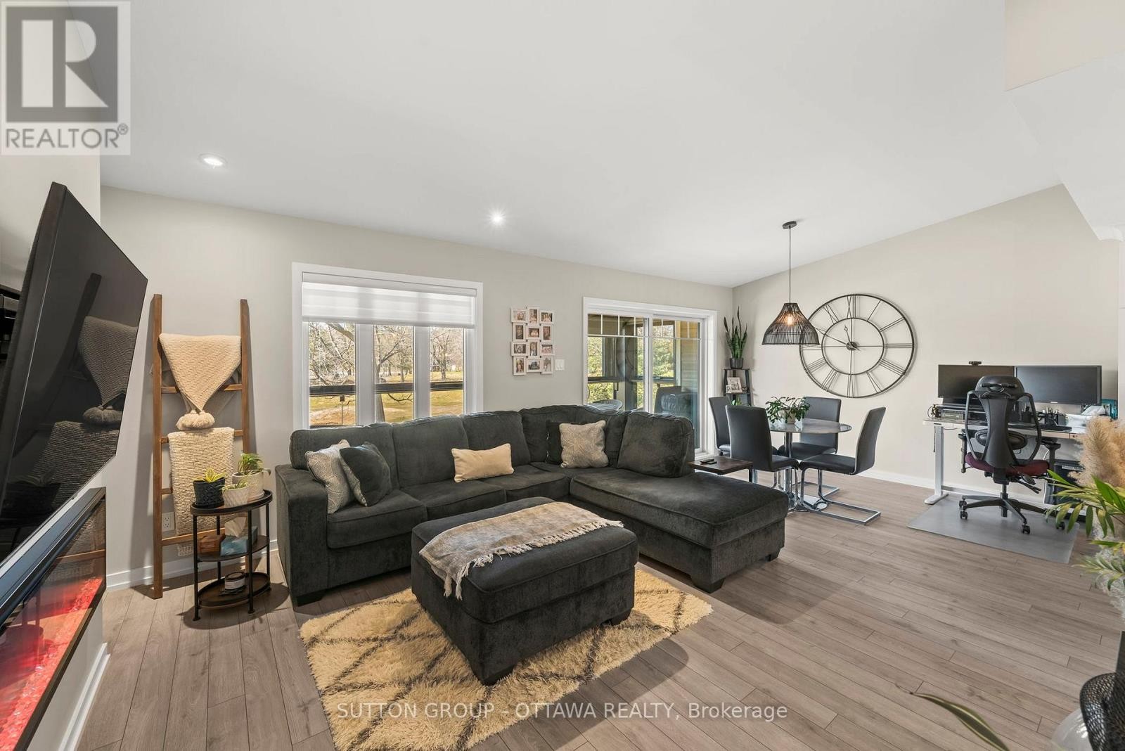 












294 - 308 MASTERS LANE

,
Clarence-Rockland,




Ontario
N1A2W1

