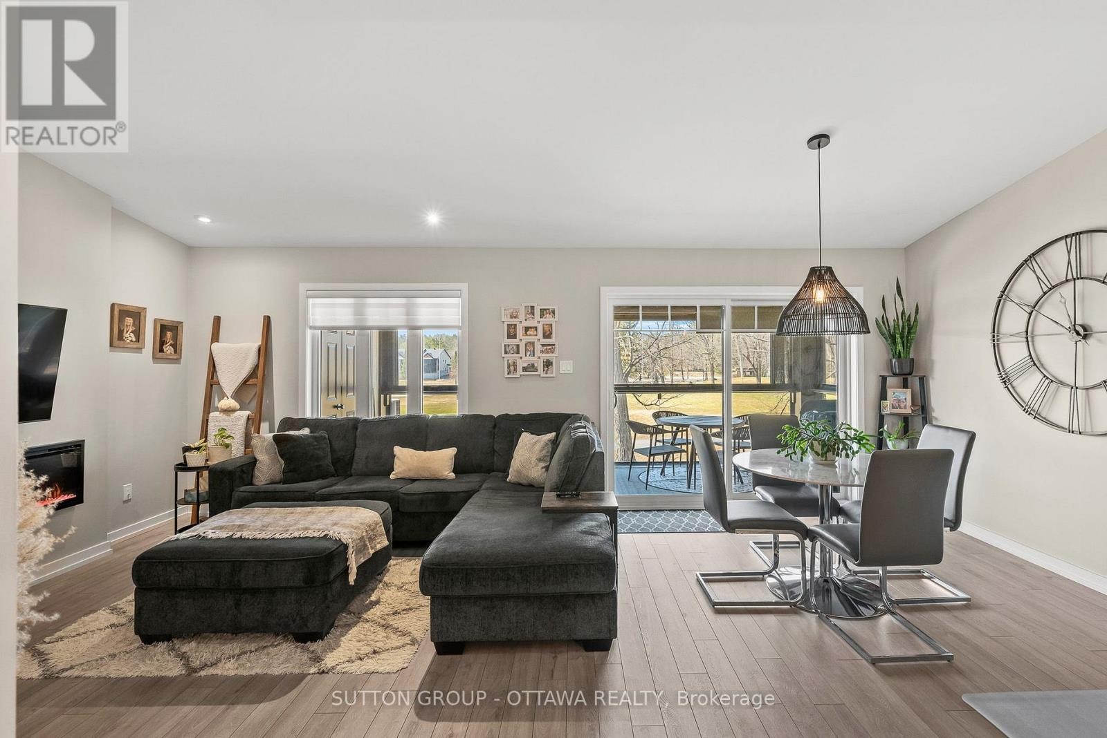 












294 - 308 MASTERS LANE

,
Clarence-Rockland,




Ontario
N1A2W1

