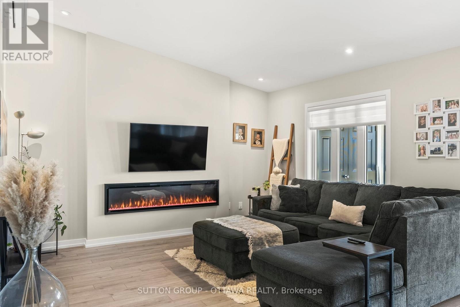 












294 - 308 MASTERS LANE

,
Clarence-Rockland,




Ontario
N1A2W1

