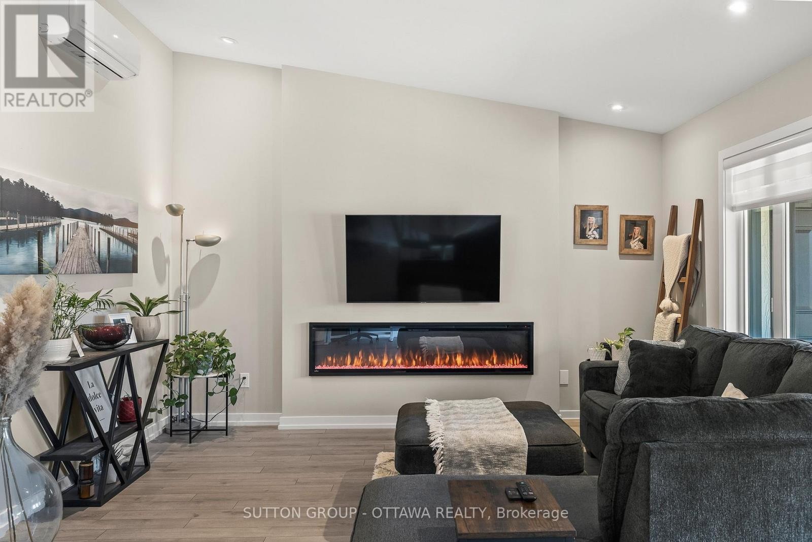 












294 - 308 MASTERS LANE

,
Clarence-Rockland,




Ontario
N1A2W1

