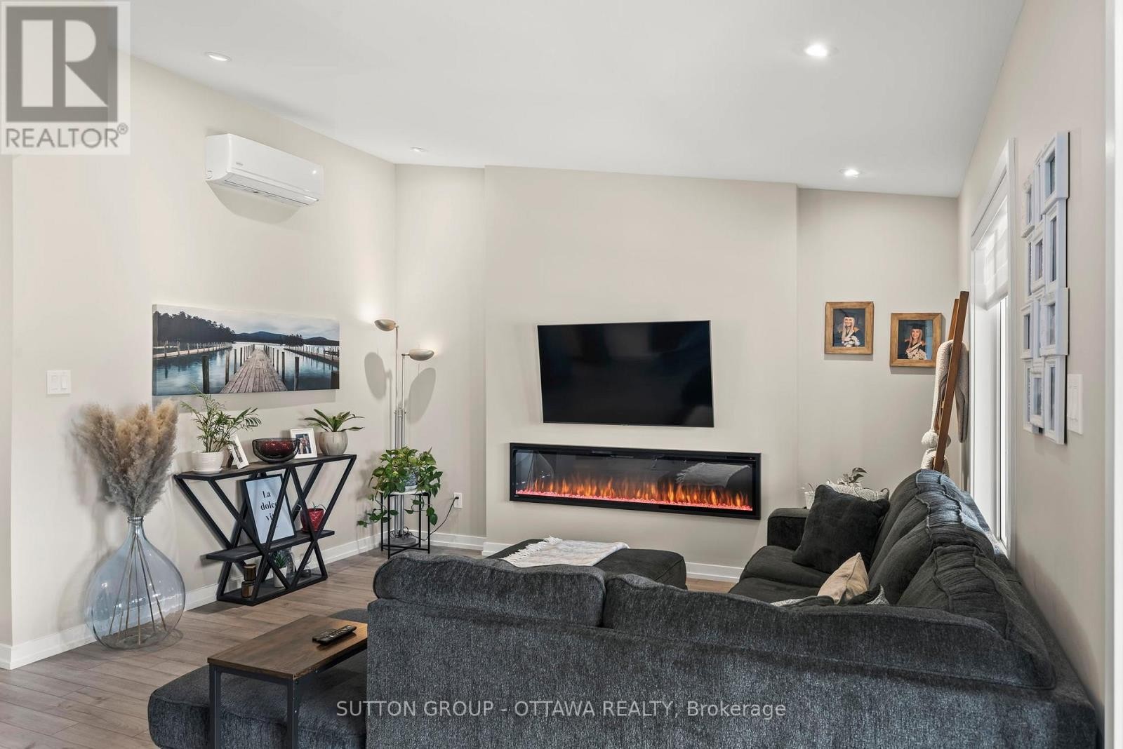 












294 - 308 MASTERS LANE

,
Clarence-Rockland,




Ontario
N1A2W1

