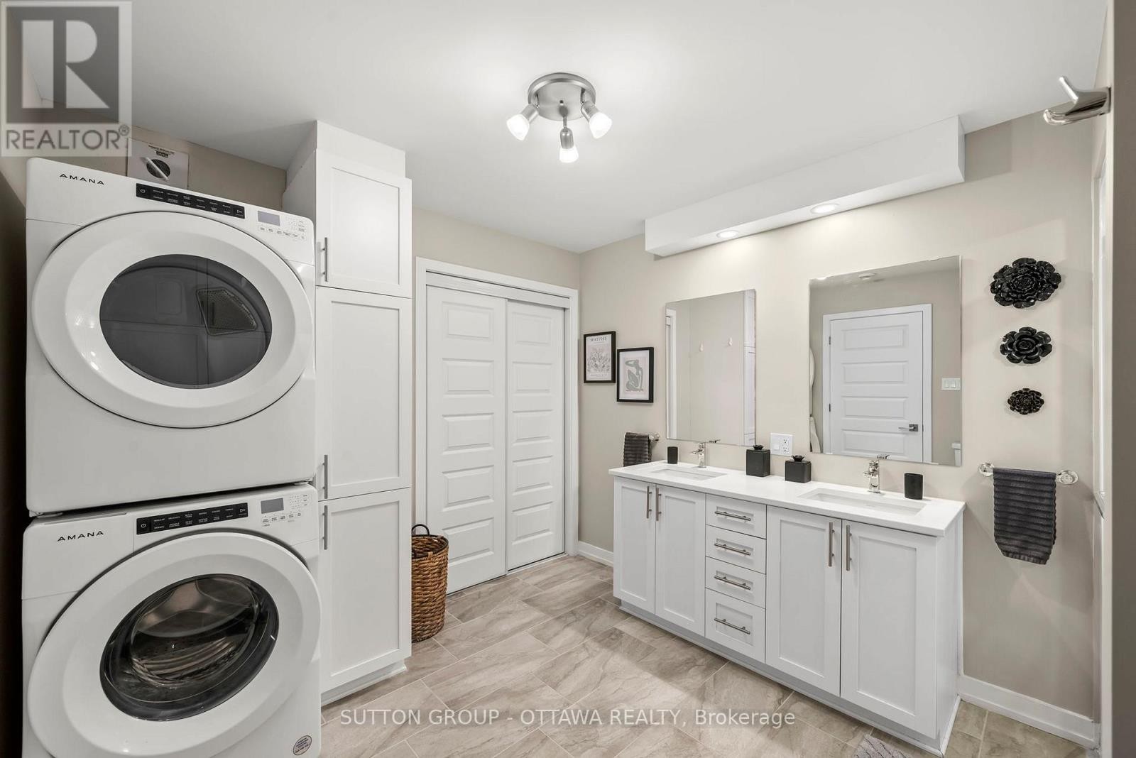 












294 - 308 MASTERS LANE

,
Clarence-Rockland,




Ontario
N1A2W1

