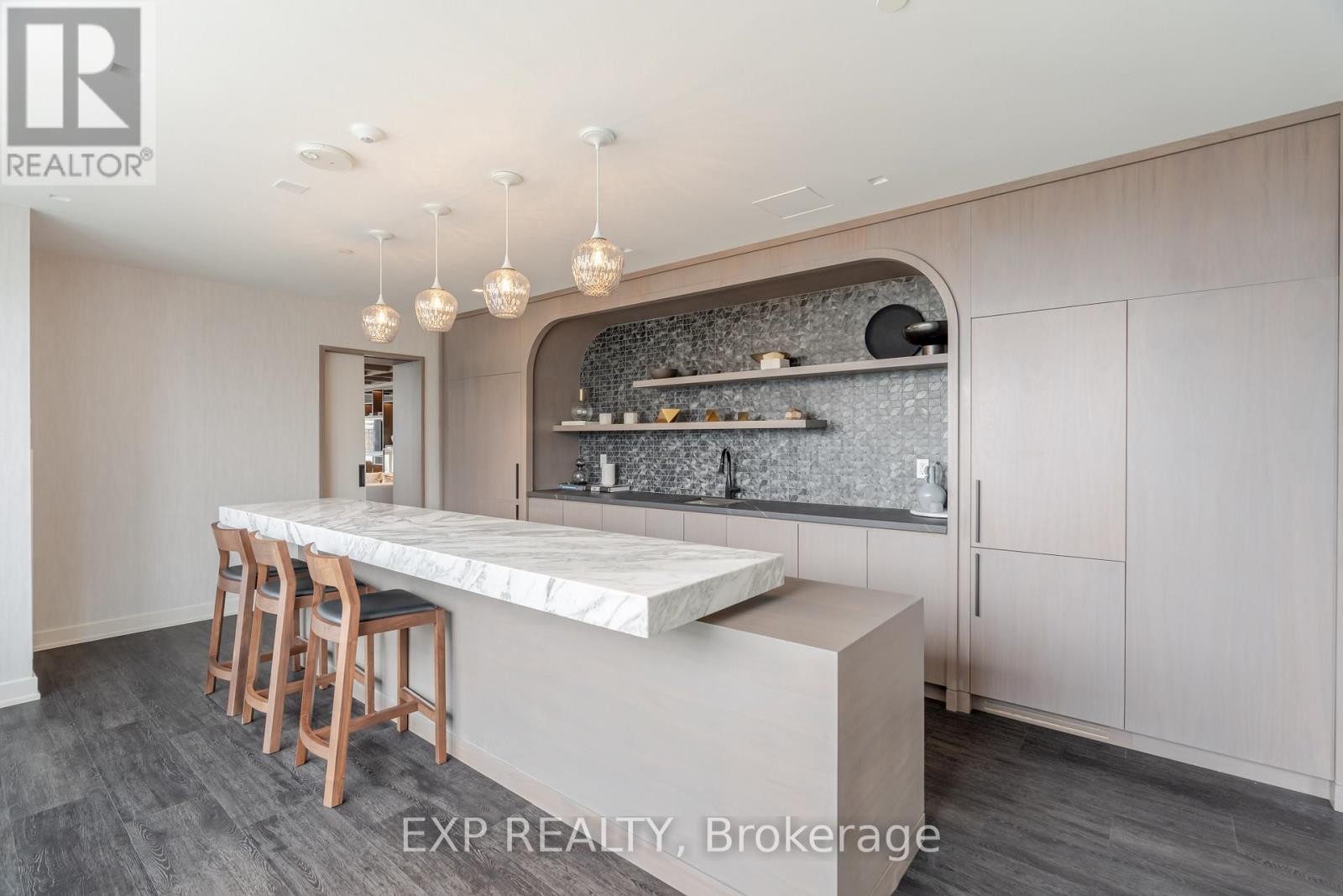 












407 - 560 RIDEAU STREET

,
Ottawa,




Ontario
K1N0G3

