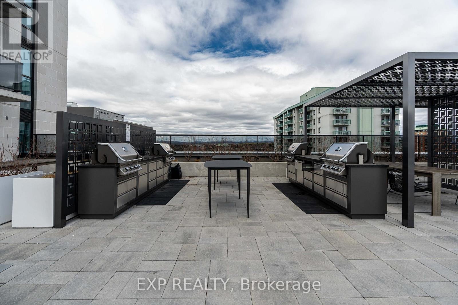 












407 - 560 RIDEAU STREET

,
Ottawa,




Ontario
K1N0G3

