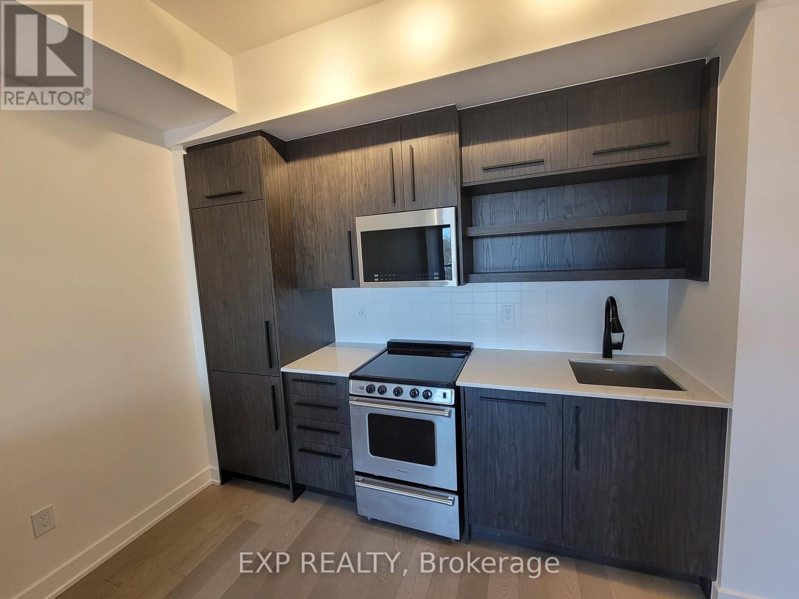 












407 - 560 RIDEAU STREET

,
Ottawa,




Ontario
K1N0G3

