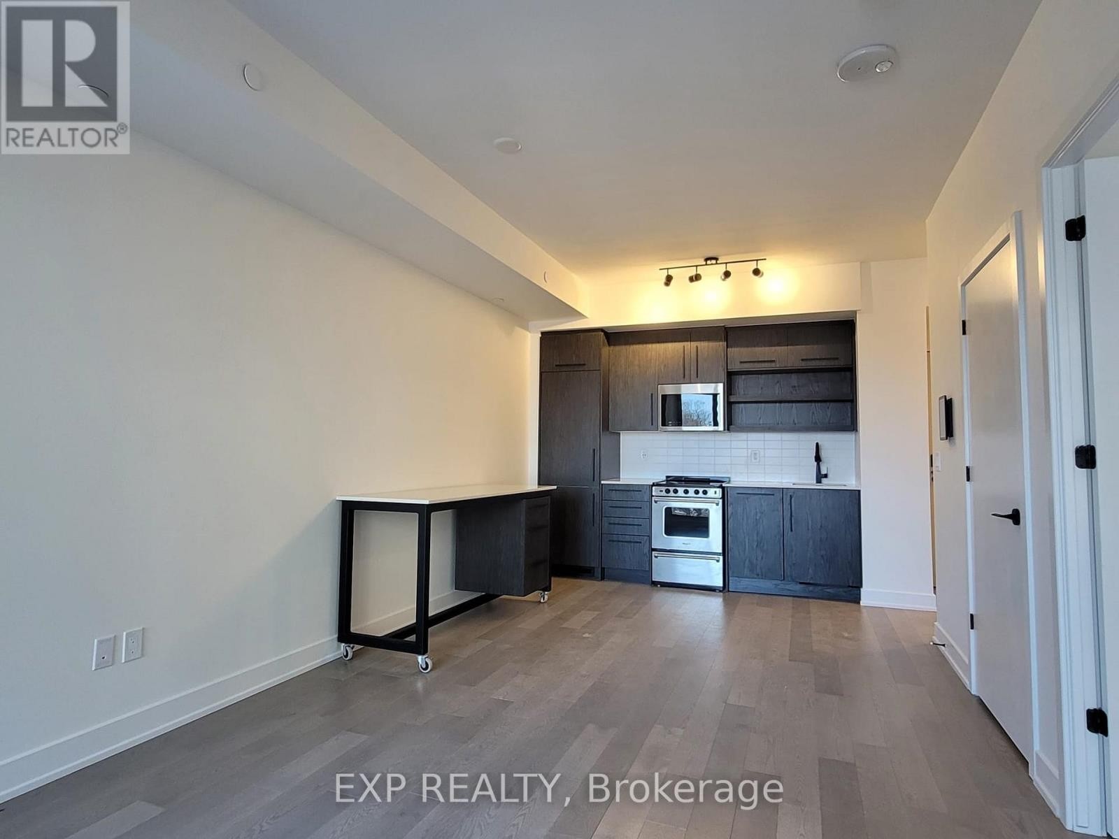 












407 - 560 RIDEAU STREET

,
Ottawa,




Ontario
K1N0G3

