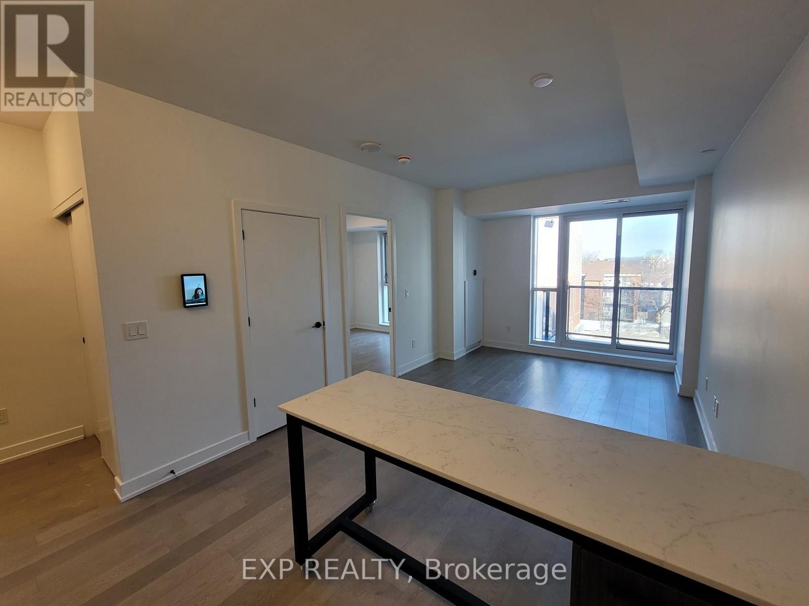 












407 - 560 RIDEAU STREET

,
Ottawa,




Ontario
K1N0G3

