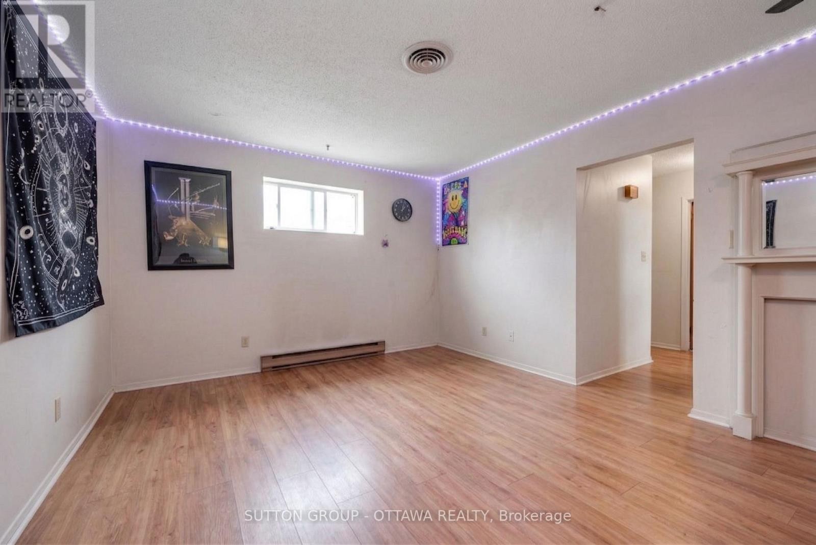 












1112 ST PIERRE STREET

,
Ottawa,




Ontario
K1C1L5

