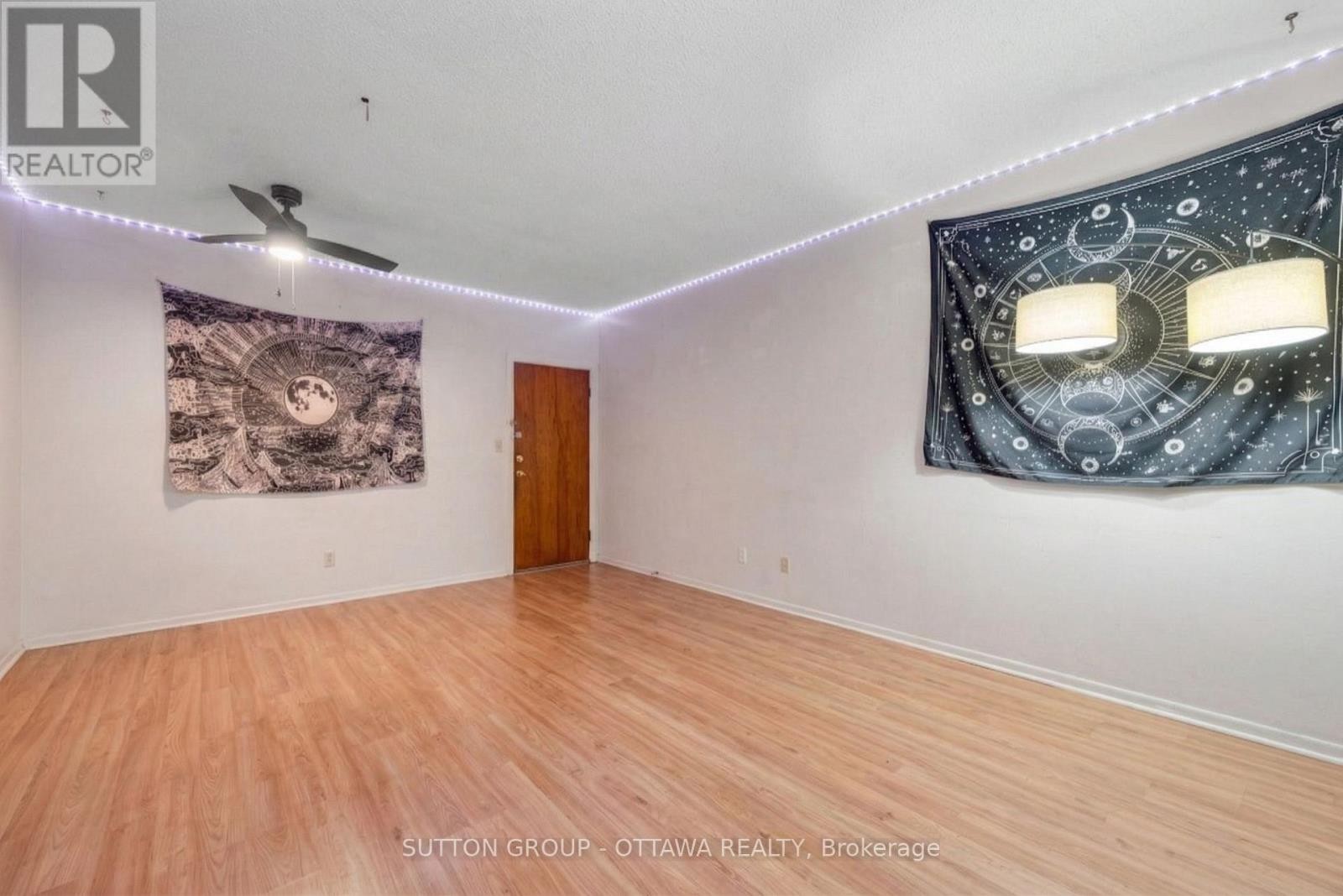 












1112 ST PIERRE STREET

,
Ottawa,




Ontario
K1C1L5

