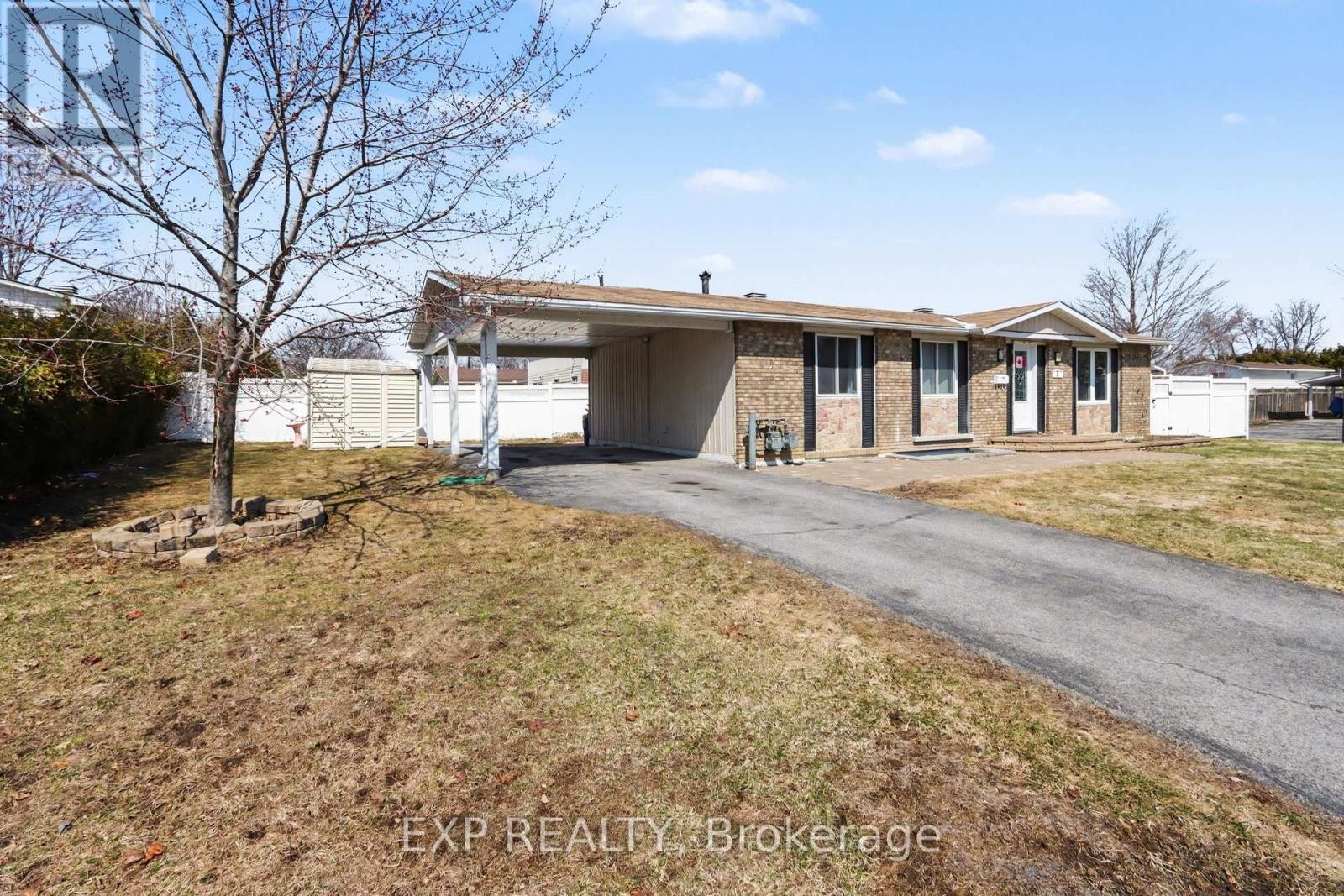 












2 FOLKSTONE COURT

,
Ottawa,




Ontario
K1B4J9

