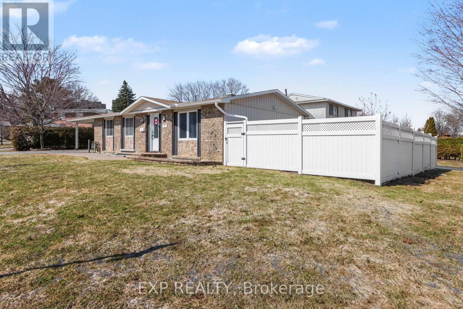 












2 FOLKSTONE COURT

,
Ottawa,




Ontario
K1B4J9

