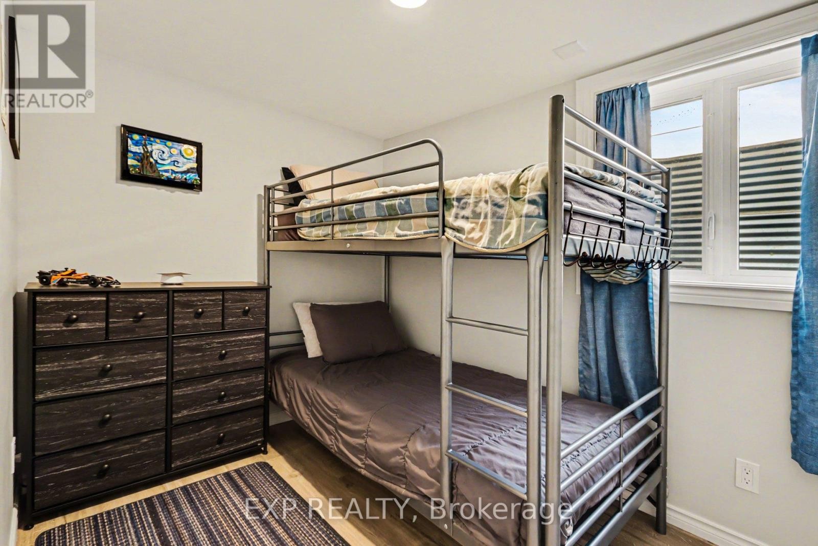 












2 FOLKSTONE COURT

,
Ottawa,




Ontario
K1B4J9

