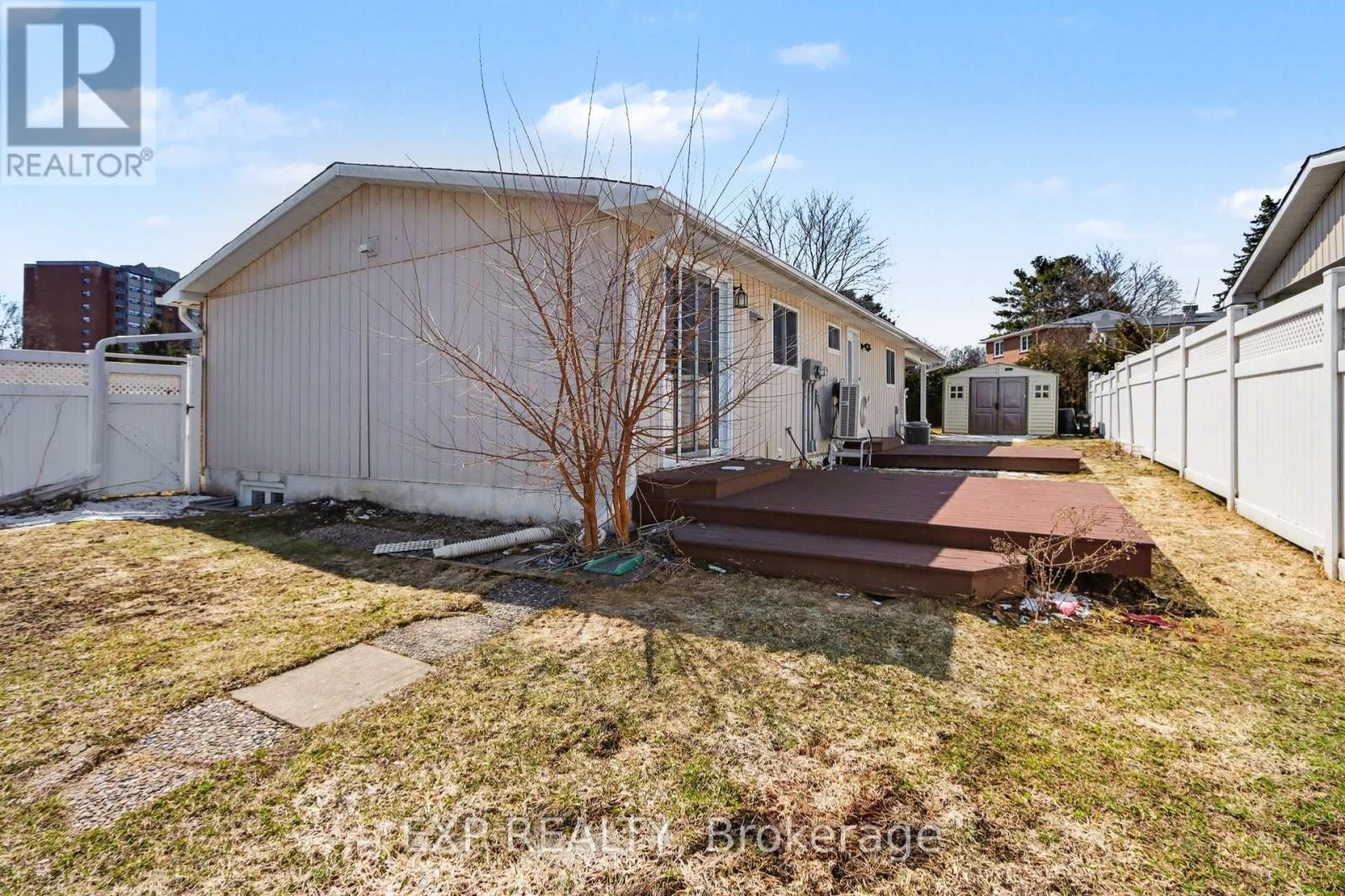 












2 FOLKSTONE COURT

,
Ottawa,




Ontario
K1B4J9

