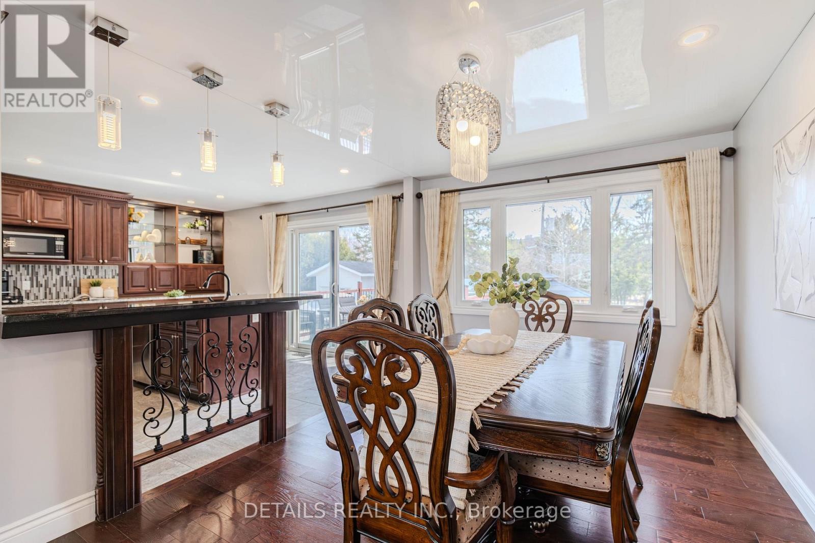 












7 KERRY CRESCENT

,
Ottawa,




Ontario
K2E5V7

