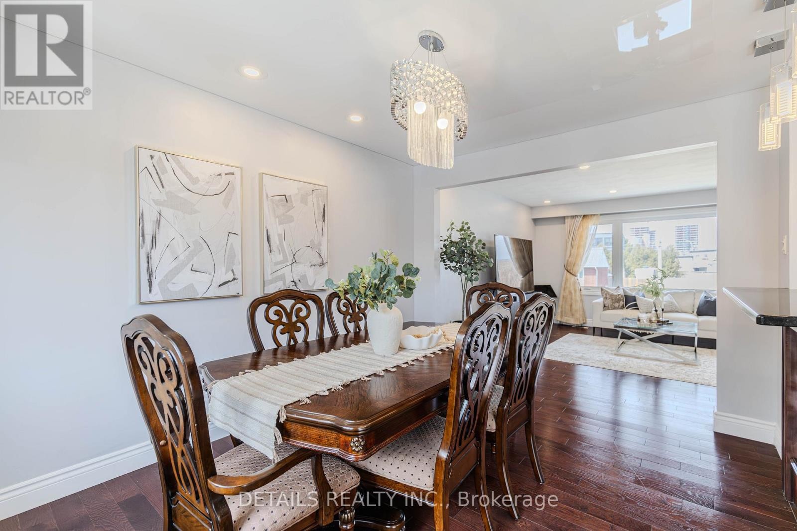 












7 KERRY CRESCENT

,
Ottawa,




Ontario
K2E5V7


