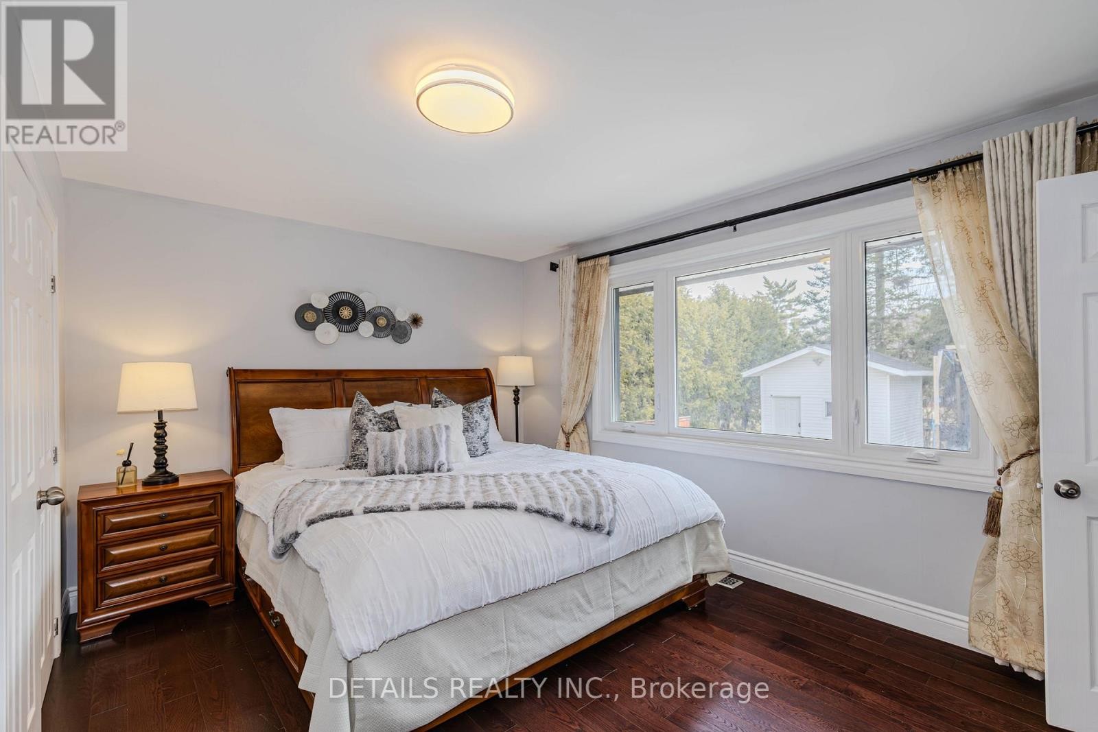 












7 KERRY CRESCENT

,
Ottawa,




Ontario
K2E5V7

