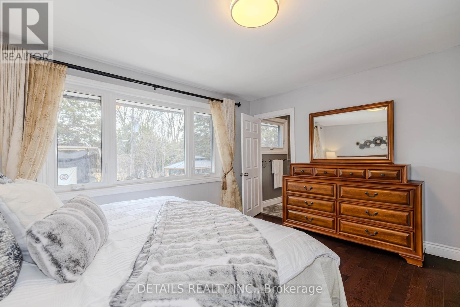 












7 KERRY CRESCENT

,
Ottawa,




Ontario
K2E5V7

