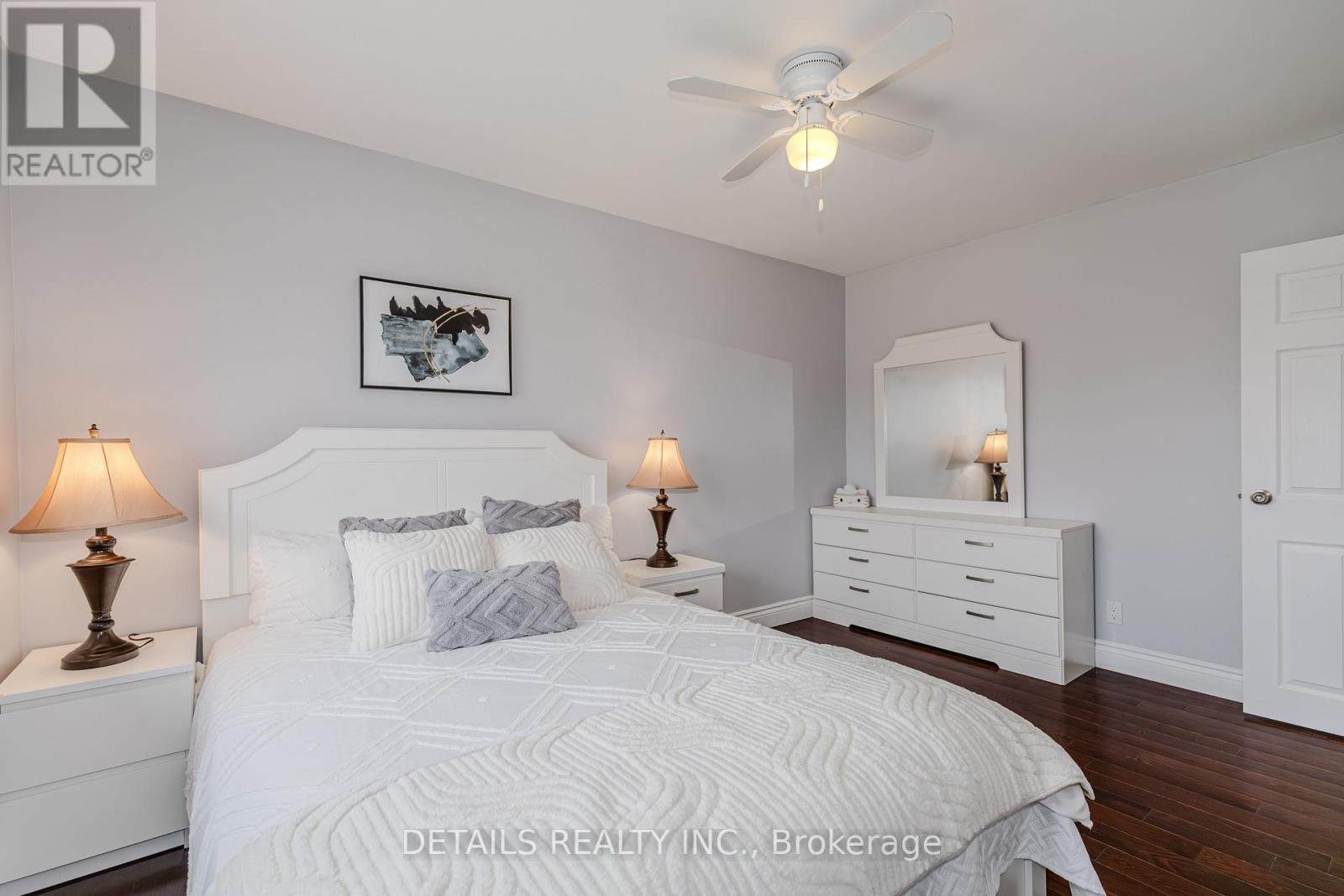 












7 KERRY CRESCENT

,
Ottawa,




Ontario
K2E5V7

