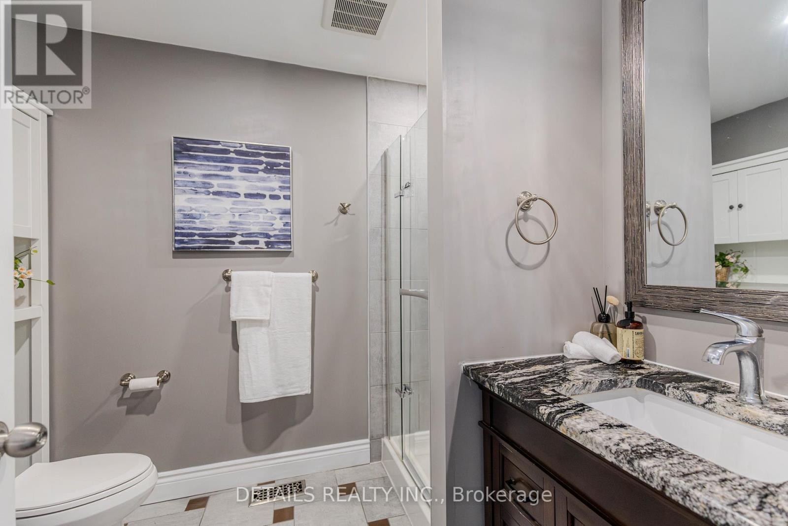 












7 KERRY CRESCENT

,
Ottawa,




Ontario
K2E5V7

