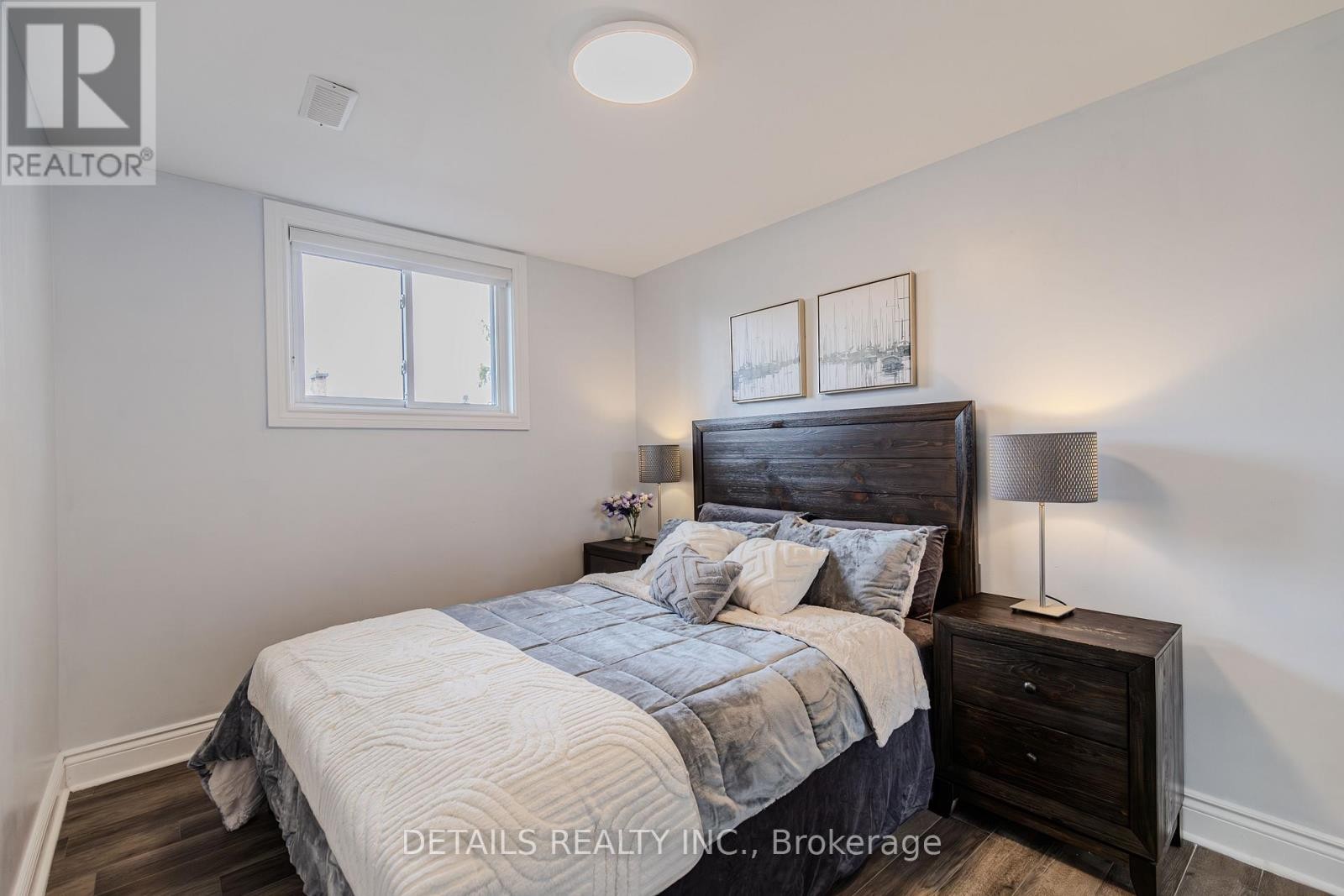 












7 KERRY CRESCENT

,
Ottawa,




Ontario
K2E5V7

