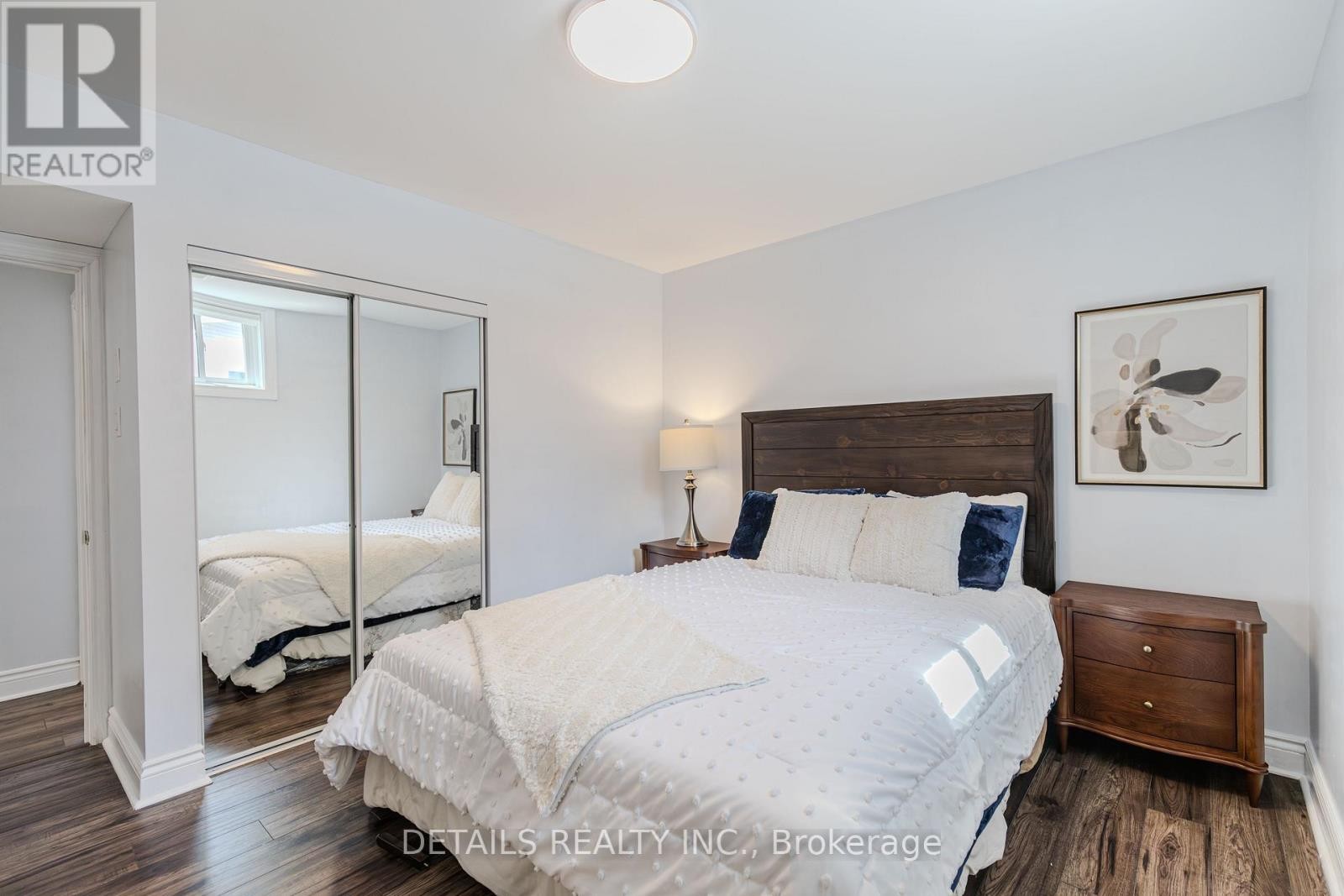 












7 KERRY CRESCENT

,
Ottawa,




Ontario
K2E5V7

